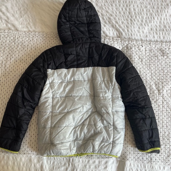 Boys Reversable Eddie Bauer coat, sizes (14/16) - Picture 2 of 5
